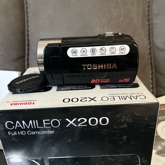 Toshiba Camcorder Camileo X200 Full HD Camera Video Recorder Tested!! - Picture 10 of 16